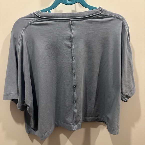 Lululemon Crop Shirt - Picture 2 of 3